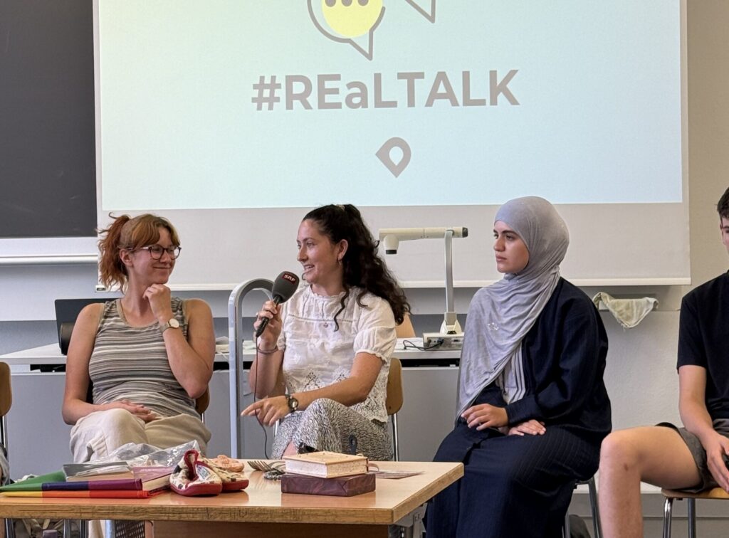 «Dialogue en Route» bei SRF: Interreligiöser Dialog im Klassenzimmer